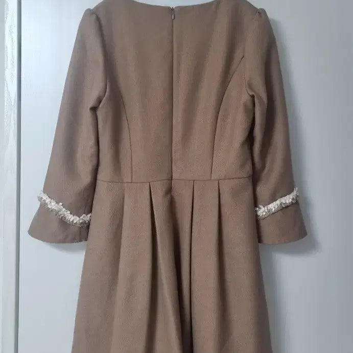 [BUNJANG] CHIC LINE Beige Dress S - Guest Look / 시크라인 베이지 원피스 S 하객룩 (드라이크리닝 완료)