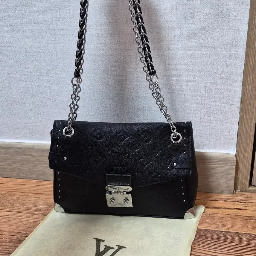 [SOLD OUT] 블랙 체인백