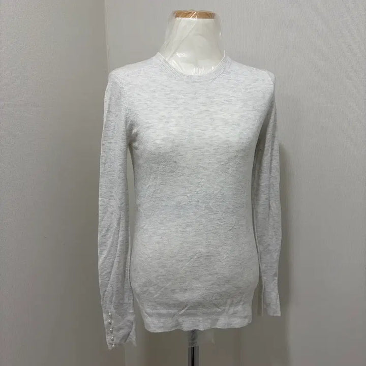[BUNJANG] Gray Pearl Button Knit Sweater / 밝은 회색 진주 버튼 니트