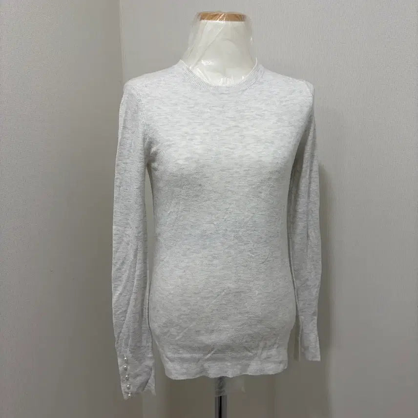[BUNJANG] Gray Pearl Button Knit Sweater / 밝은 회색 진주 버튼 니트
