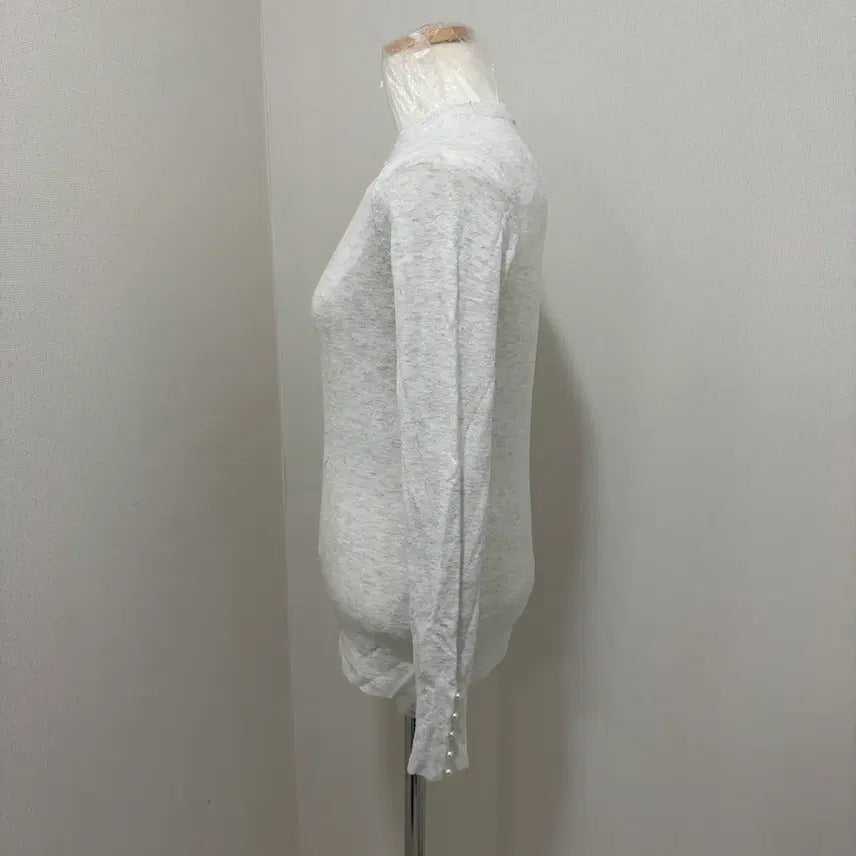 [BUNJANG] Gray Pearl Button Knit Sweater / 밝은 회색 진주 버튼 니트