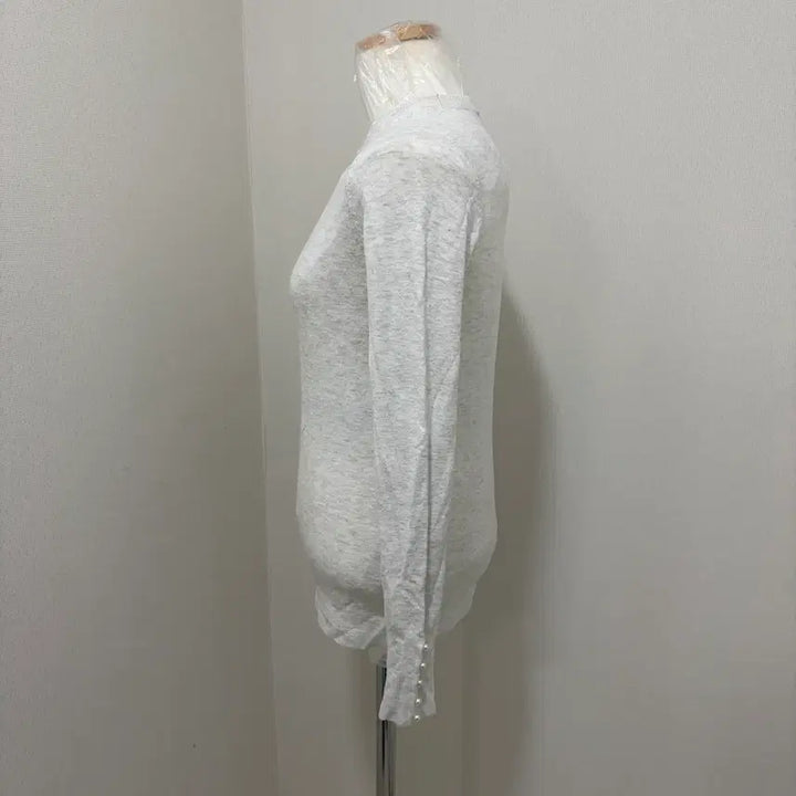 [BUNJANG] Gray Pearl Button Knit Sweater / 밝은 회색 진주 버튼 니트
