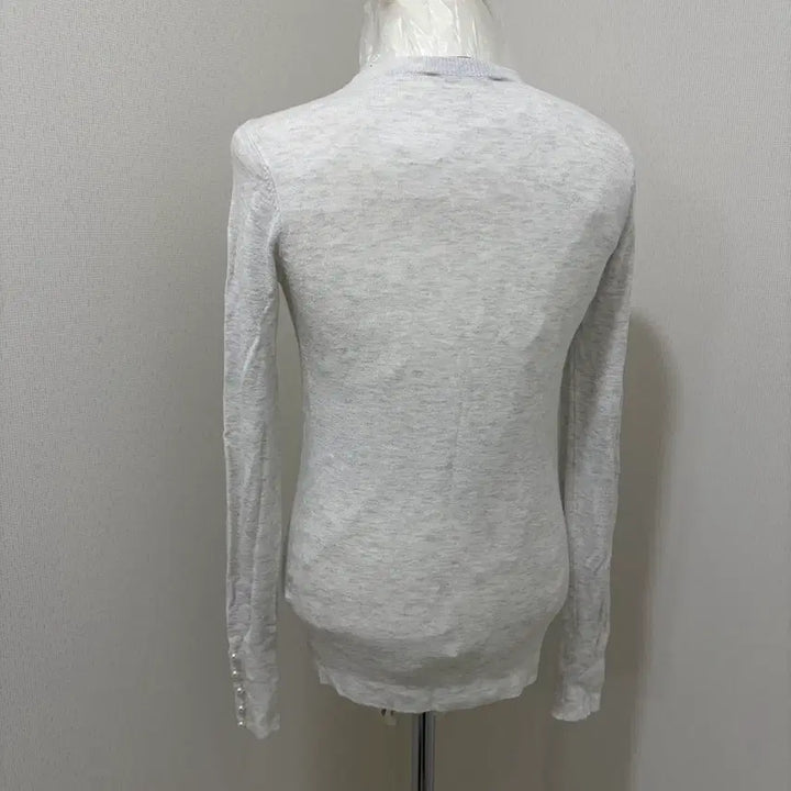[BUNJANG] Gray Pearl Button Knit Sweater / 밝은 회색 진주 버튼 니트