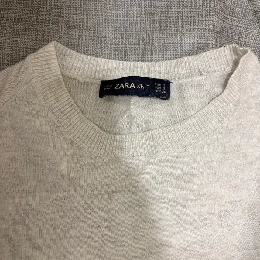[BUNJANG] Gray Pearl Button Knit Sweater / 밝은 회색 진주 버튼 니트
