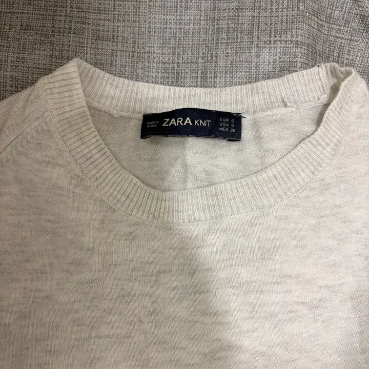 [BUNJANG] Gray Pearl Button Knit Sweater / 밝은 회색 진주 버튼 니트