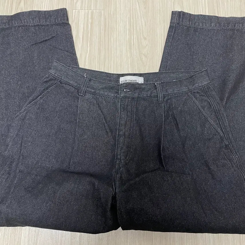 [BUNJANG] Beslow One Tuck Curved Jean Black 34 / 비슬로우 원턱 커브드 진 블랙 34