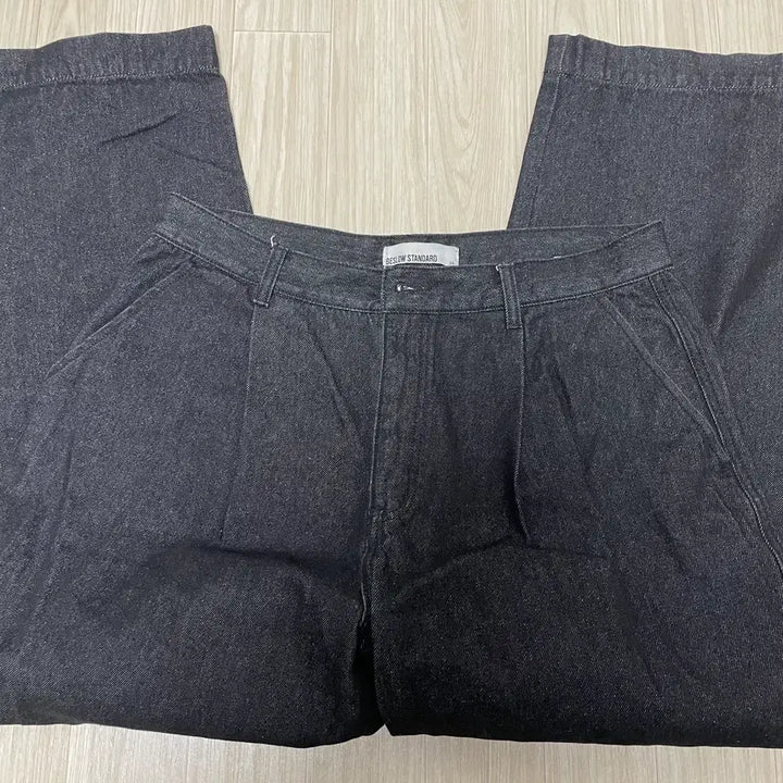 [BUNJANG] Beslow One Tuck Curved Jean Black 34 / 비슬로우 원턱 커브드 진 블랙 34