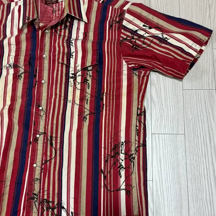 [BUNJANG] Wrangler Striped Short Sleeve Shirt / 랭글러 반팔셔츠 xl105~110 상태s