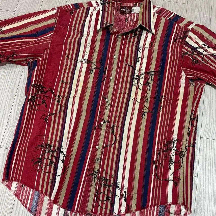 [BUNJANG] Wrangler Striped Short Sleeve Shirt / 랭글러 반팔셔츠 xl105~110 상태s
