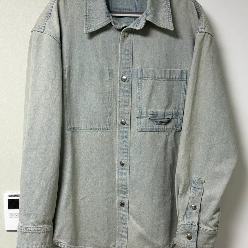 [SOLD OUT] [새상품급] 우영미 25SS 플라워 백로고 데님 셔츠 50사이즈