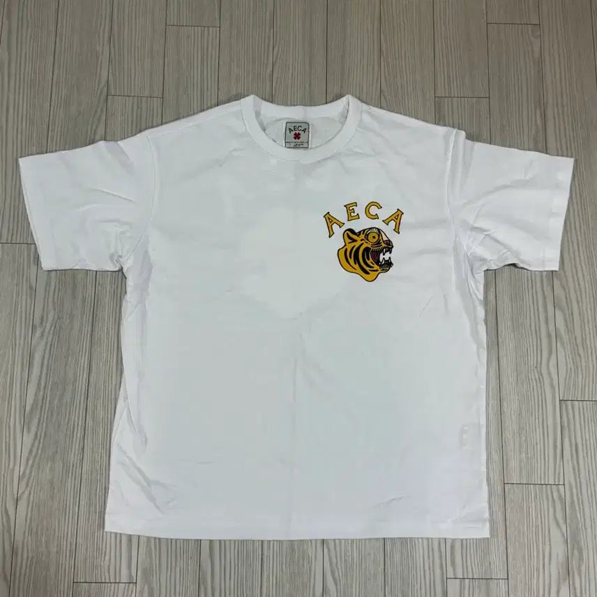 [BUNJANG] Aeka White Short Sleeve T-shirt (New) / 에이카 화이트 반팔 미사용 새상품 사이즈m 95~100느낌