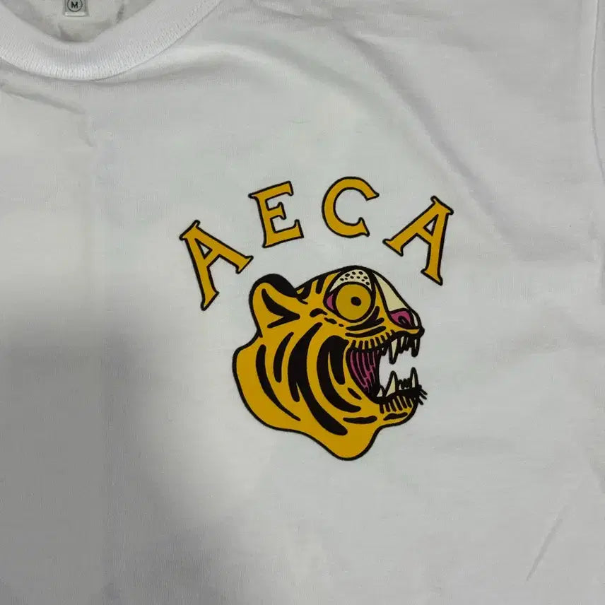[BUNJANG] Aeka White Short Sleeve T-shirt (New) / 에이카 화이트 반팔 미사용 새상품 사이즈m 95~100느낌