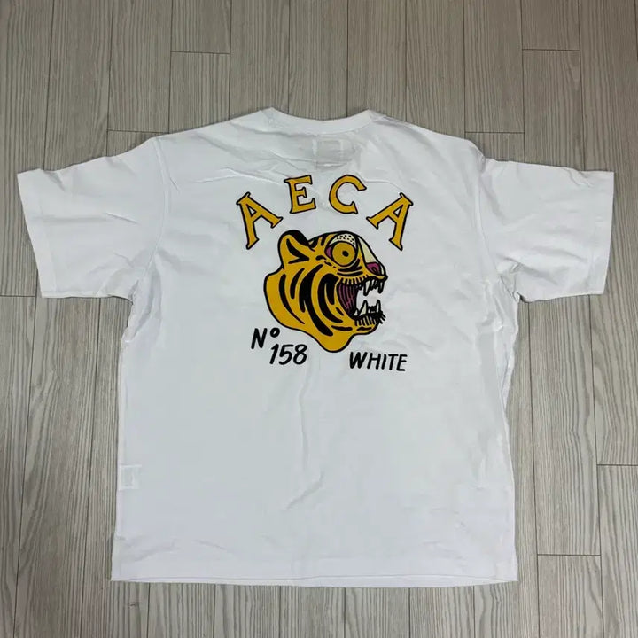 [BUNJANG] Aeka White Short Sleeve T-shirt (New) / 에이카 화이트 반팔 미사용 새상품 사이즈m 95~100느낌
