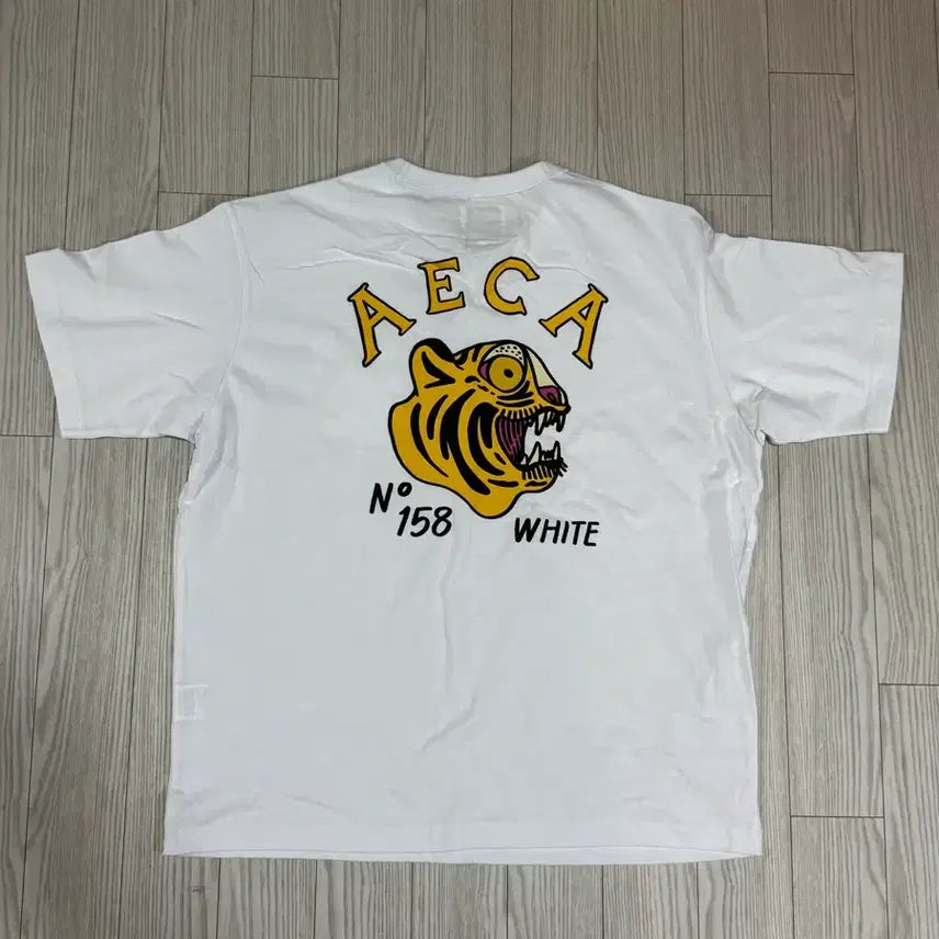 [BUNJANG] Aeka White Short Sleeve T-shirt (New) / 에이카 화이트 반팔 미사용 새상품 사이즈m 95~100느낌