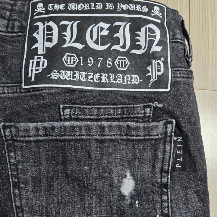 [BUNJANG] Philipp Plein Washed Black Denim Jeans (34) / 필립플레인 워싱 데님 블랙진(34)
