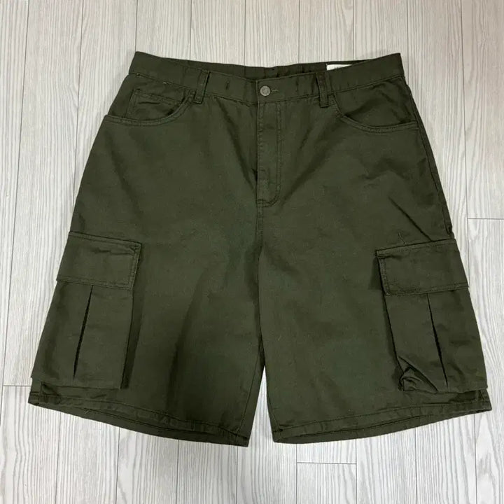 [BUNJANG] BS Rabbit Cargo Bermuda Shorts XL / bs래빗 카고 버뮤다 팬츠바지 xl 상태 s급 카키컬러