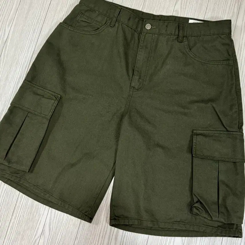 [BUNJANG] BS Rabbit Cargo Bermuda Shorts XL / bs래빗 카고 버뮤다 팬츠바지 xl 상태 s급 카키컬러