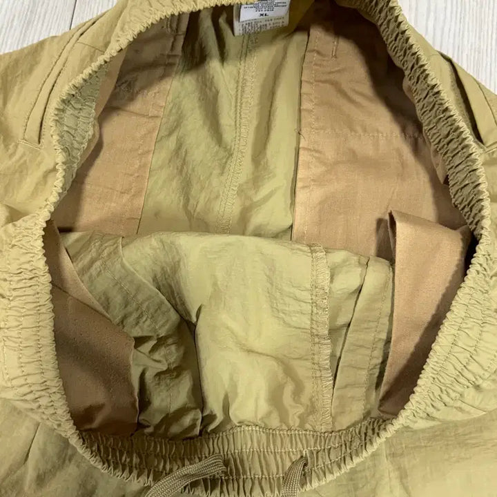 [SOLD OUT] 트래블 나일론 카고 반바지 팬츠 xl 상태s급 베이지