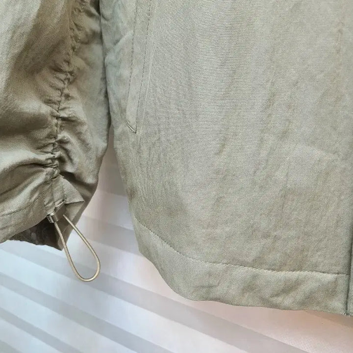 [SOLD OUT] 베네통> 레이스 배색 얇은 점퍼