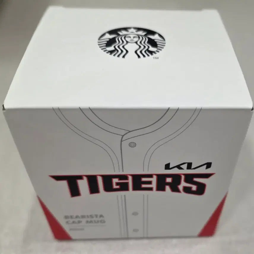 [BUNJANG] Kia Tigers Starbucks Bearista Mug (Sealed) / 기아타이거즈 스타벅스 베어리스타 머그컵 미개봉