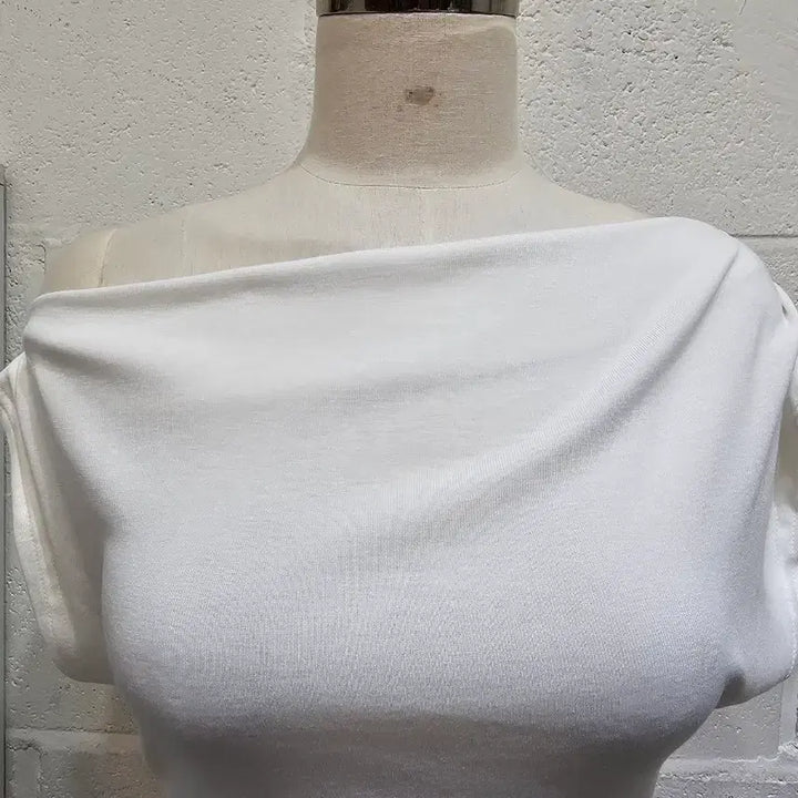 [SOLD OUT] 허리라인 옆셔링 오프숄더 무지 반팔- 화이트