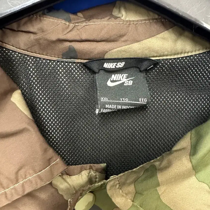 [BUNJANG] Nike SB Camo Oversized Windbreaker Coach Jacket / s급 나이키SB 카모 오버핏 바람막이 코치자켓 2XL110