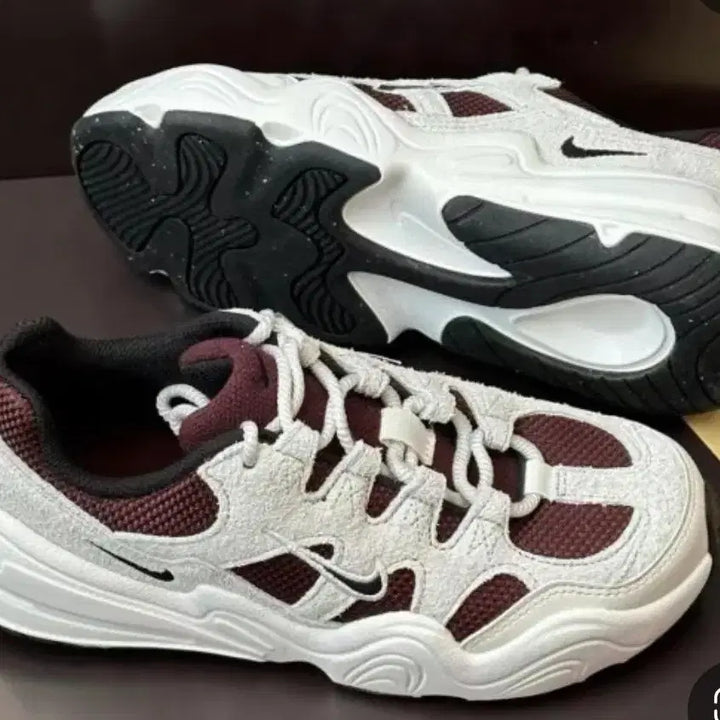 [BUNJANG] Nike Tech Hera Sneakers / [새제품]나이키 테크 헤라 [9.5]