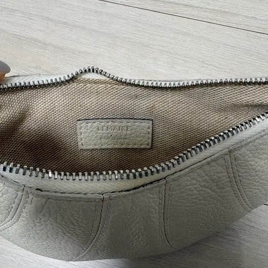 [SOLD OUT] 르메르 코인펄스 화이트