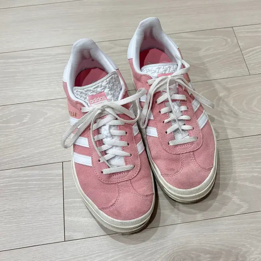 [SOLD OUT] 아디다스 가젤 볼드 슈퍼팝 핑크 운동화 스니커즈