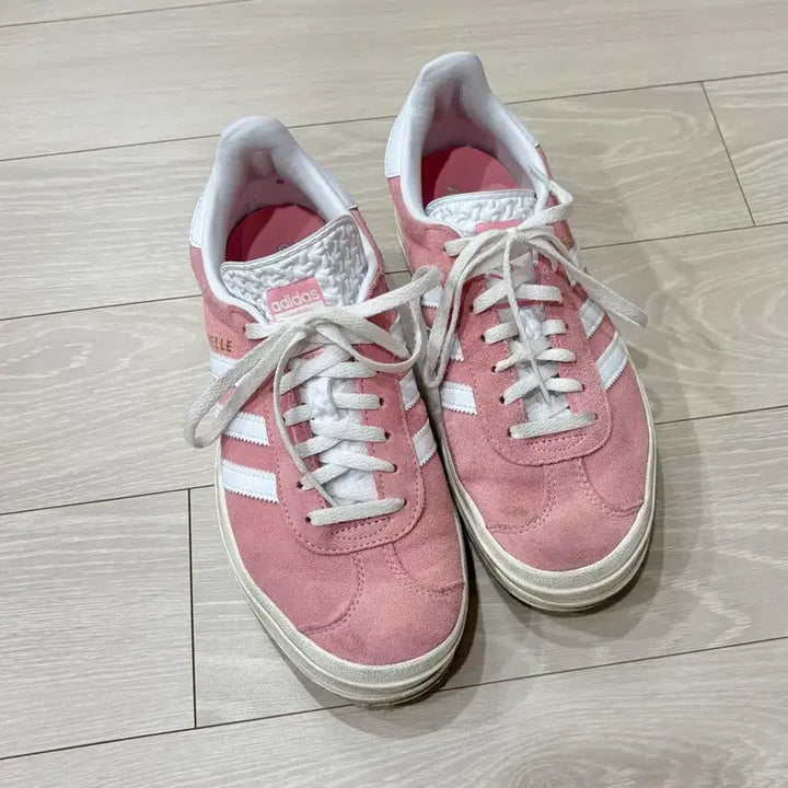 [SOLD OUT] 아디다스 가젤 볼드 슈퍼팝 핑크 운동화 스니커즈
