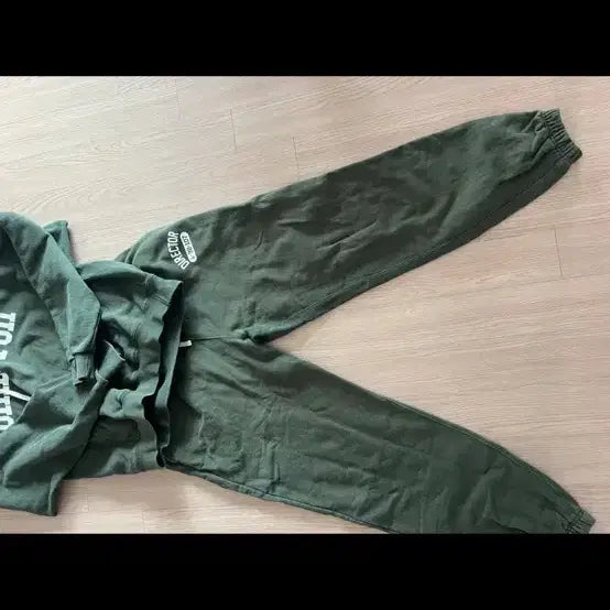 [SOLD OUT] 듀테로 암피스트 콜라보 director 후드티 셋업