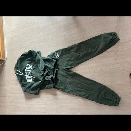 [SOLD OUT] 듀테로 암피스트 콜라보 director 후드티 셋업
