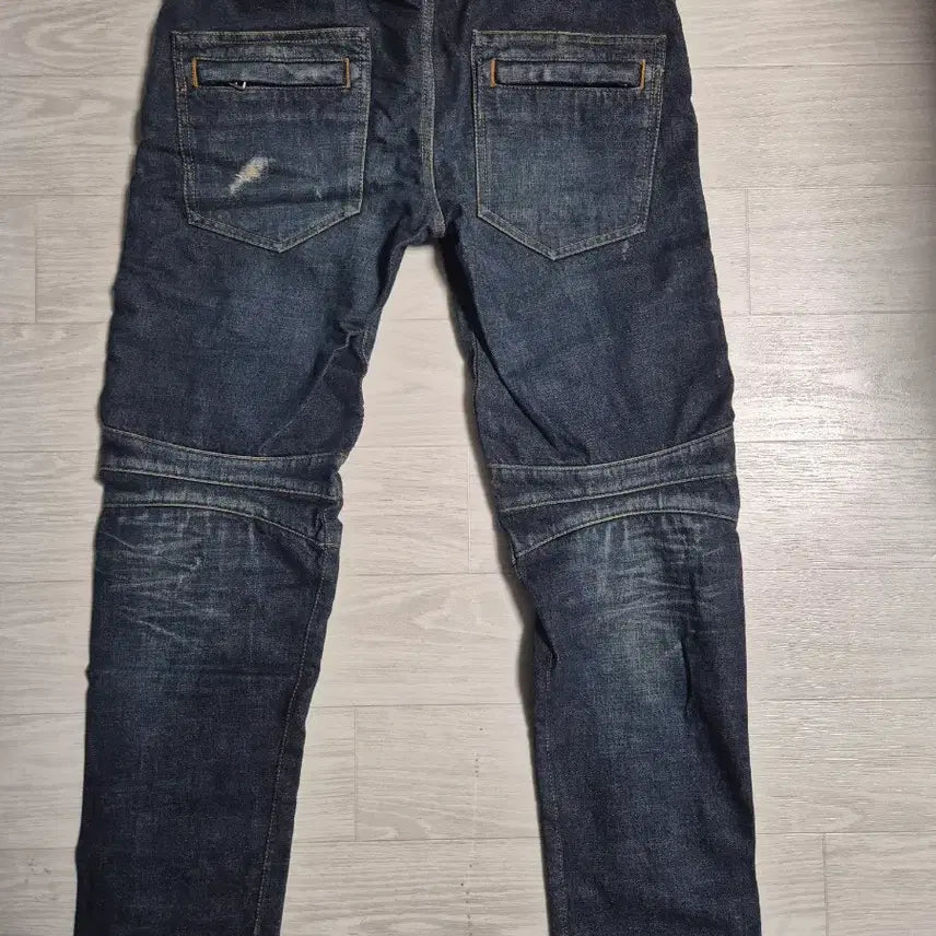 [BUNJANG] Balmain Green Wash Jeans / 발망 / 녹워싱진 /31