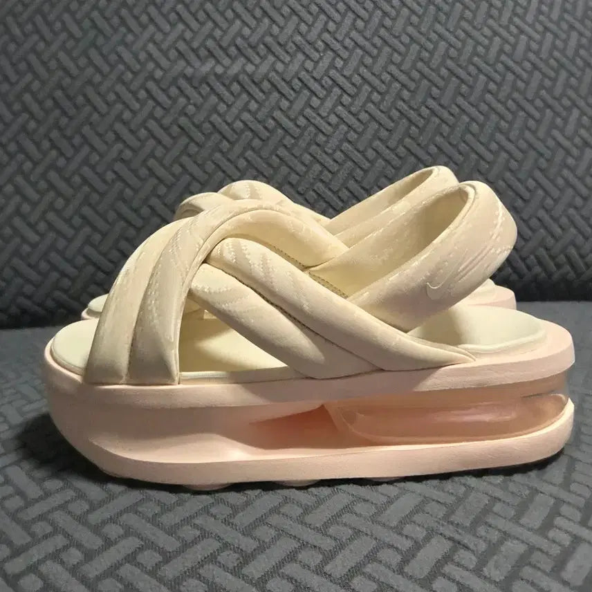 [BUNJANG] Nike Air Max Ayala Platform Sandals Guava Ice (New, No Box) / 나이키 에어맥스 아일라 키높이 샌들 220사이즈 새제품(노박스)