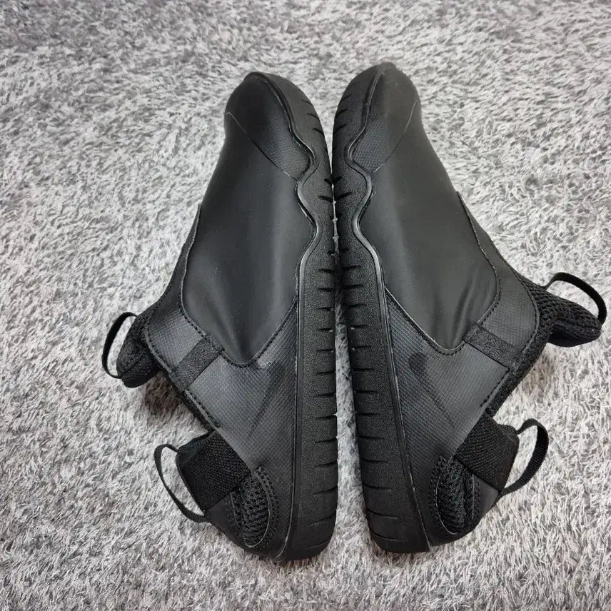 [BUNJANG] Nike Air Zoom Pulse Triple Black Sneakers / 나이키 에어 줌 펄스 트리플블랙 265