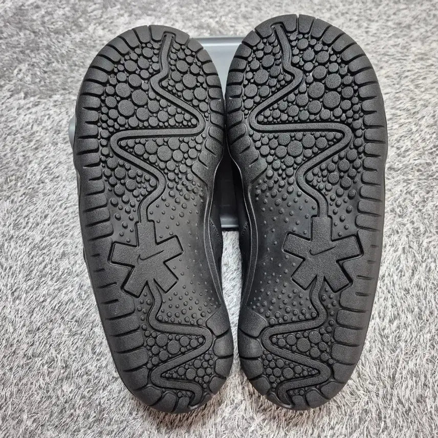 [BUNJANG] Nike Air Zoom Pulse Triple Black Sneakers / 나이키 에어 줌 펄스 트리플블랙 265