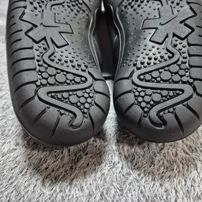 [BUNJANG] Nike Air Zoom Pulse Triple Black Sneakers / 나이키 에어 줌 펄스 트리플블랙 265
