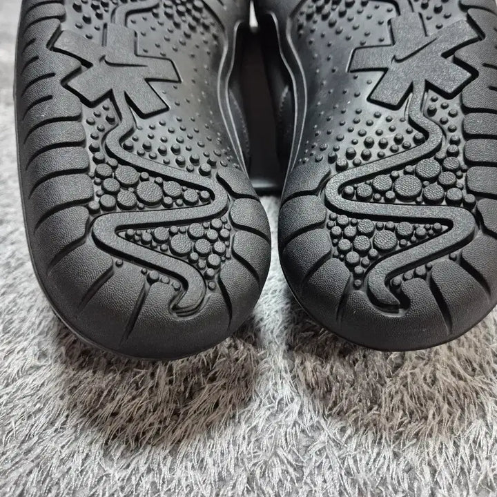 [BUNJANG] Nike Air Zoom Pulse Triple Black Sneakers / 나이키 에어 줌 펄스 트리플블랙 265