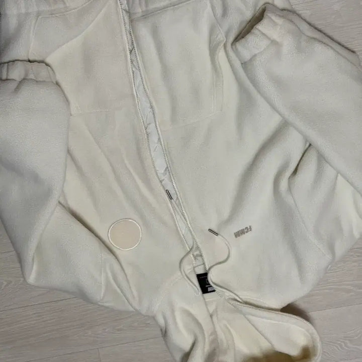 [BUNJANG] Fcmm Fleece Hooded Zip-up Ivory L / fcmm 후리스 후드집업 라지 L 아이보리