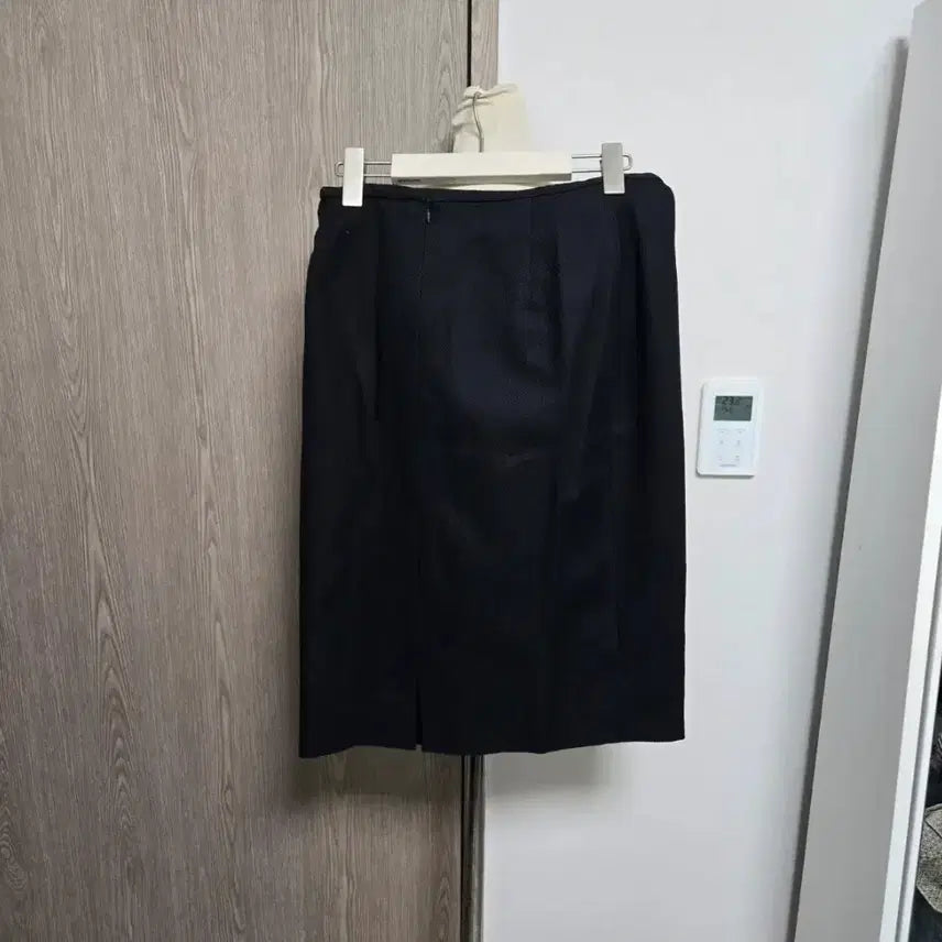 [BUNJANG] Escada Black Cotton H-Line Midi Skirt / 에스까다 상태굿 블랙 H라인 스커트