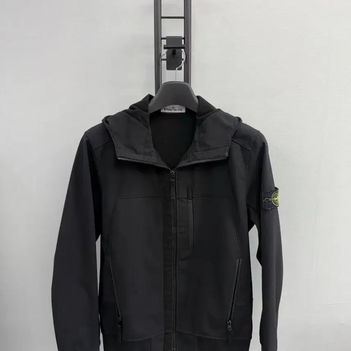 [BUNJANG] Stone Island Softshell Jacket - Size M / 스톤아일랜드 소프트쉘 M