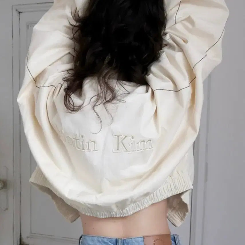 [BUNJANG] Matin Kim Logo Stitch Crop Jacket / 25 마뗑킴 백 로고 스티치 크롭 자켓