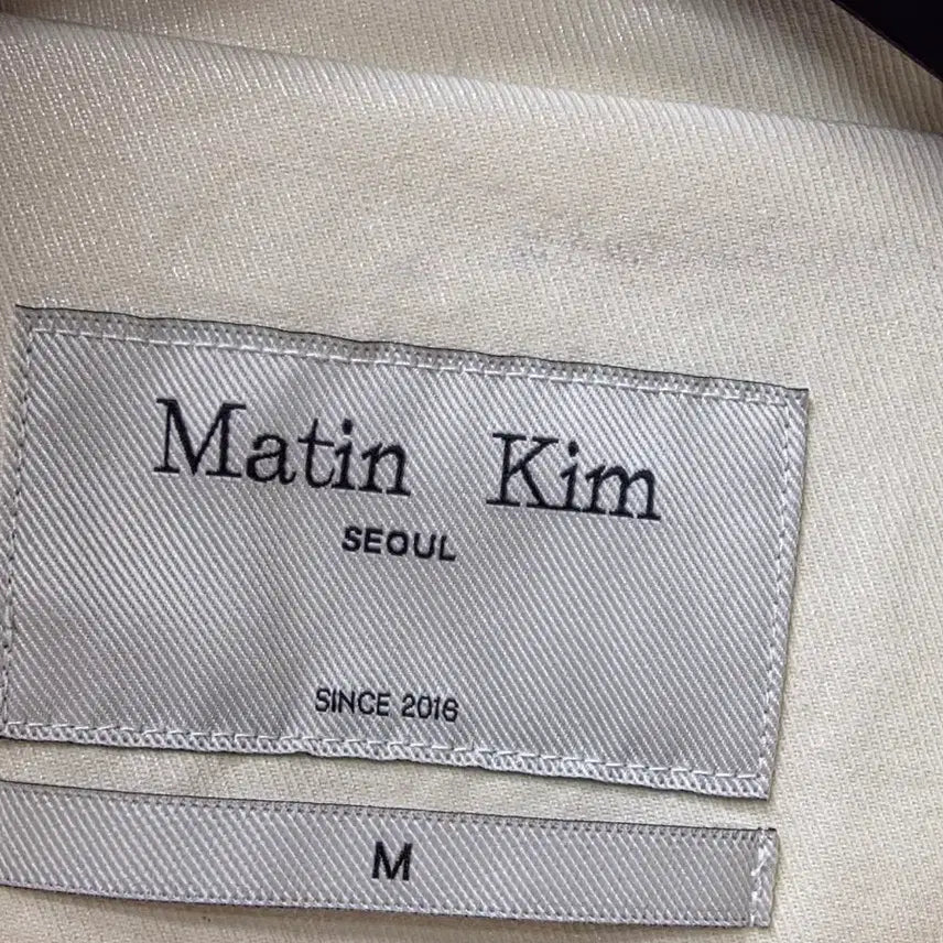 [BUNJANG] Matin Kim Logo Stitch Crop Jacket / 25 마뗑킴 백 로고 스티치 크롭 자켓