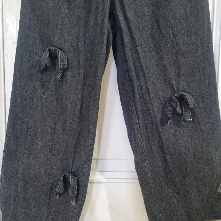 [BUNJANG] Ribbon Detail Banded Straight Leg Pants / 봄. 디자인이쁜 리본 하트. 밴딩면일자통바지. 허리28까지.  흑청