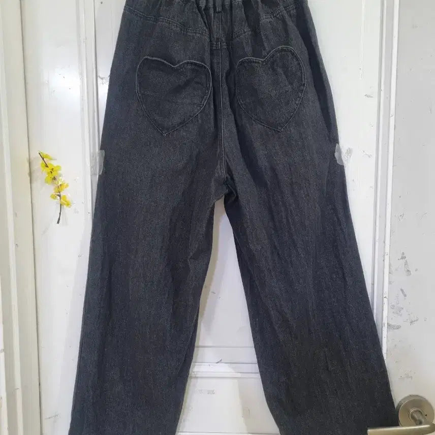 [BUNJANG] Ribbon Detail Banded Straight Leg Pants / 봄. 디자인이쁜 리본 하트. 밴딩면일자통바지. 허리28까지.  흑청