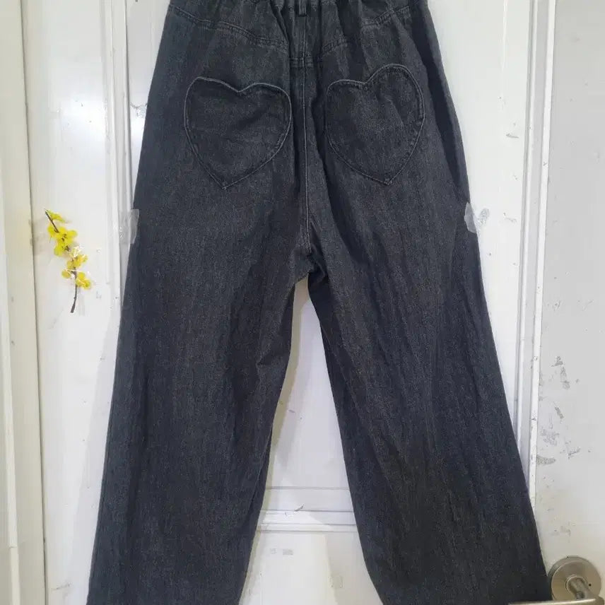 [BUNJANG] Ribbon Detail Banded Straight Leg Pants / 봄. 디자인이쁜 리본 하트. 밴딩면일자통바지. 허리28까지.  흑청