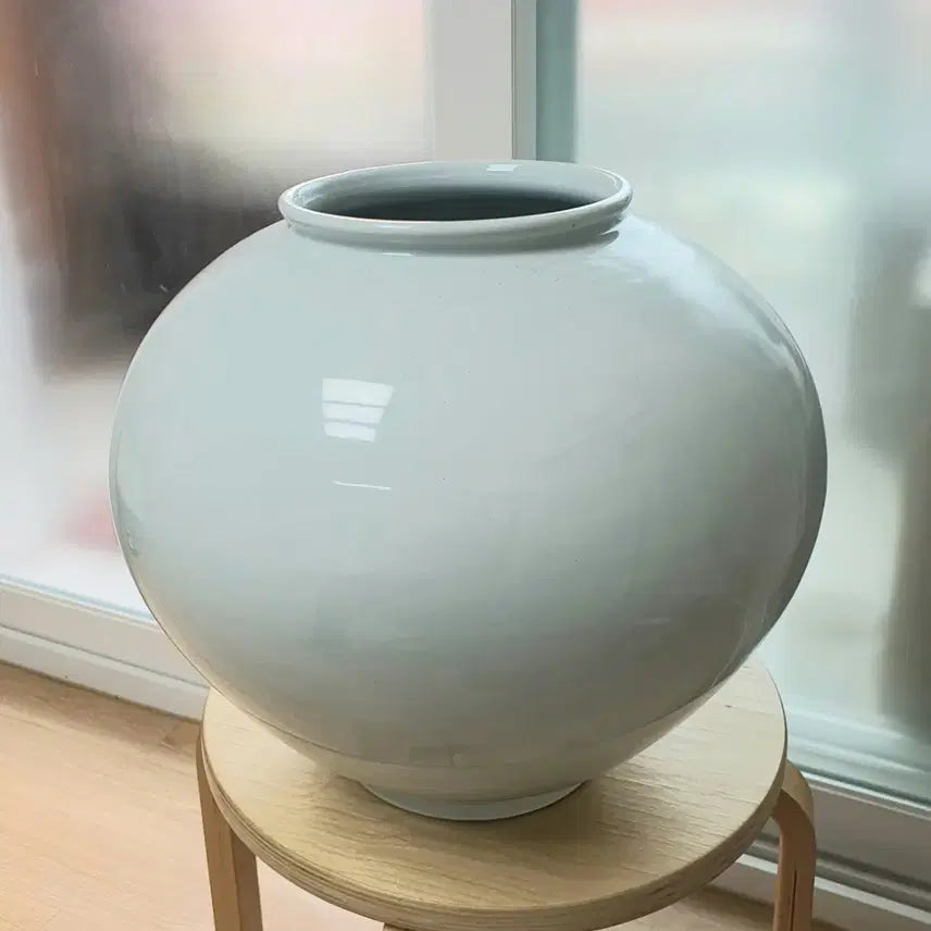 [BUNJANG] Hwa Mae Hyang White Porcelain Moon Jar / 화매향 백자 대호