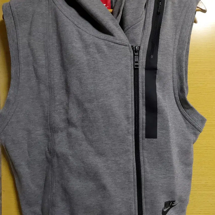 [BUNJANG] Nike Tech Fleece Relaxed Fit Hooded Vest / 나이키 테크팩 여성 후드 조끼 여유핏 M85