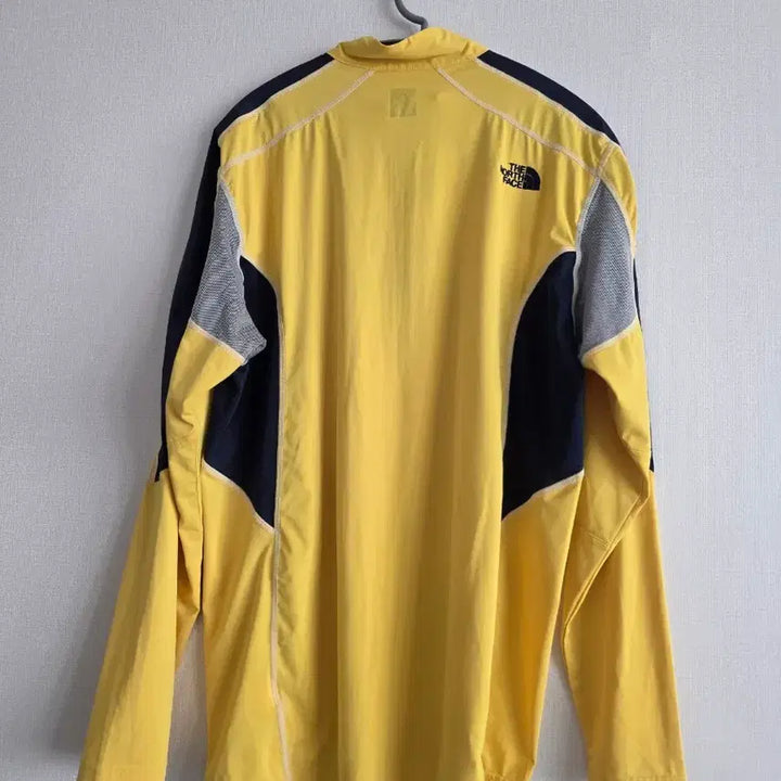 [BUNJANG] The North Face Yellow Long-Sleeve T-shirt / 노스페이스 옐로우 긴팔 티셔츠