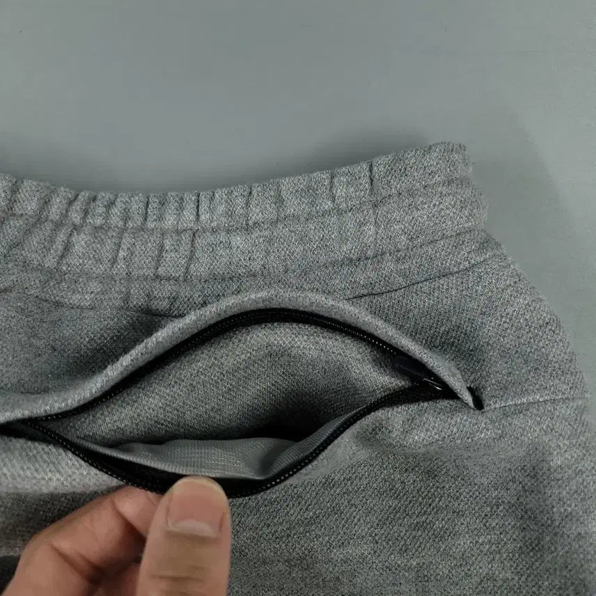 [BUNJANG] Lacoste Slim Fit Sweatpants Training Pants / 라코스테 그레이 크록로고 밴딩 슬림핏 스웻팬츠 트레이닝복 25-29